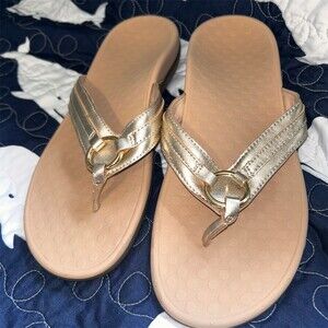 Vionic Aloe Womens Thong Sandals Gold Ring Detail Slip On Size 10